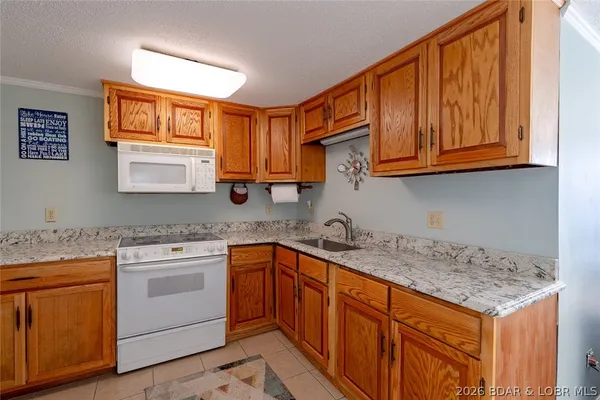 $425,000 | 27602 Golden Point Court, Barnett, MO 65011