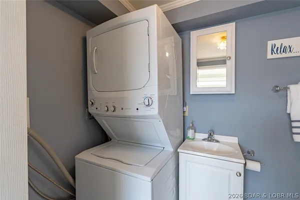 $425,000 | 27602 Golden Point Court, Barnett, MO 65011