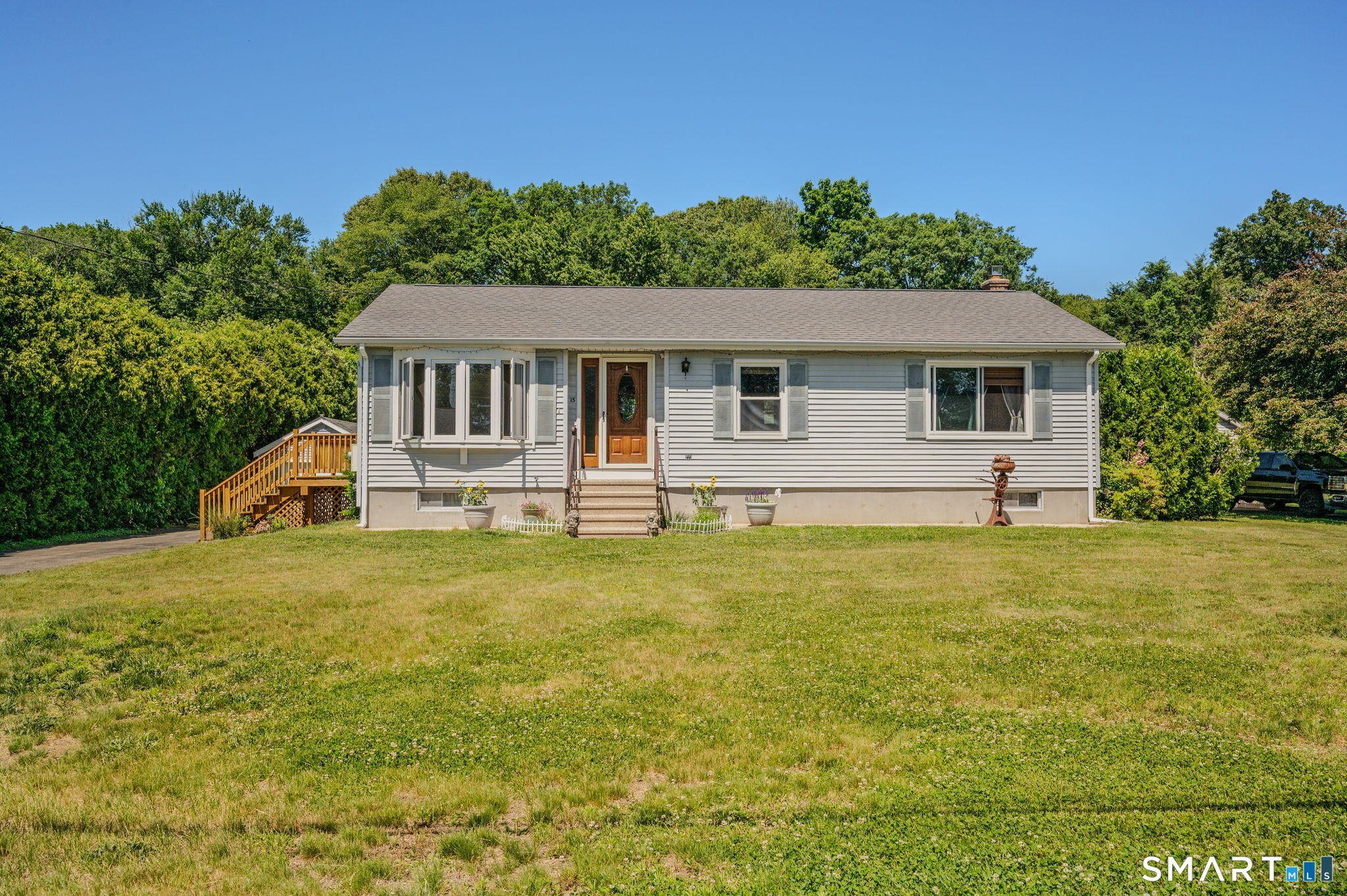 15 Pitcher Street Norwich, CT 06360 - Photo 2 of 34