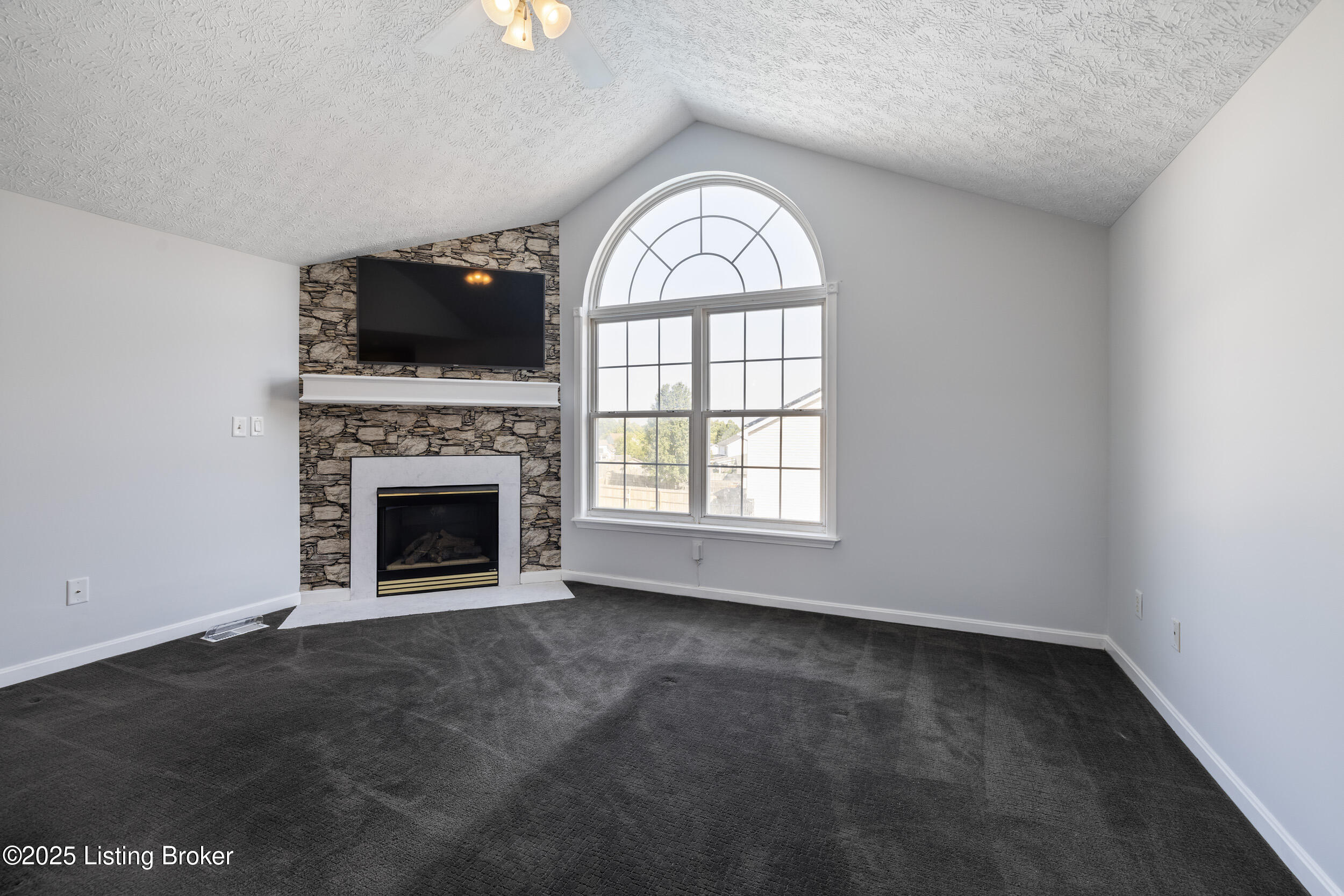 7824 Lariat Road Louisville, KY 40219 - Photo 17 of 48 3U8A8395