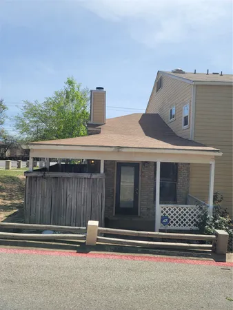 $1,600 | 7825 Beauregard Circle, Unit 1B, Austin, TX 78745