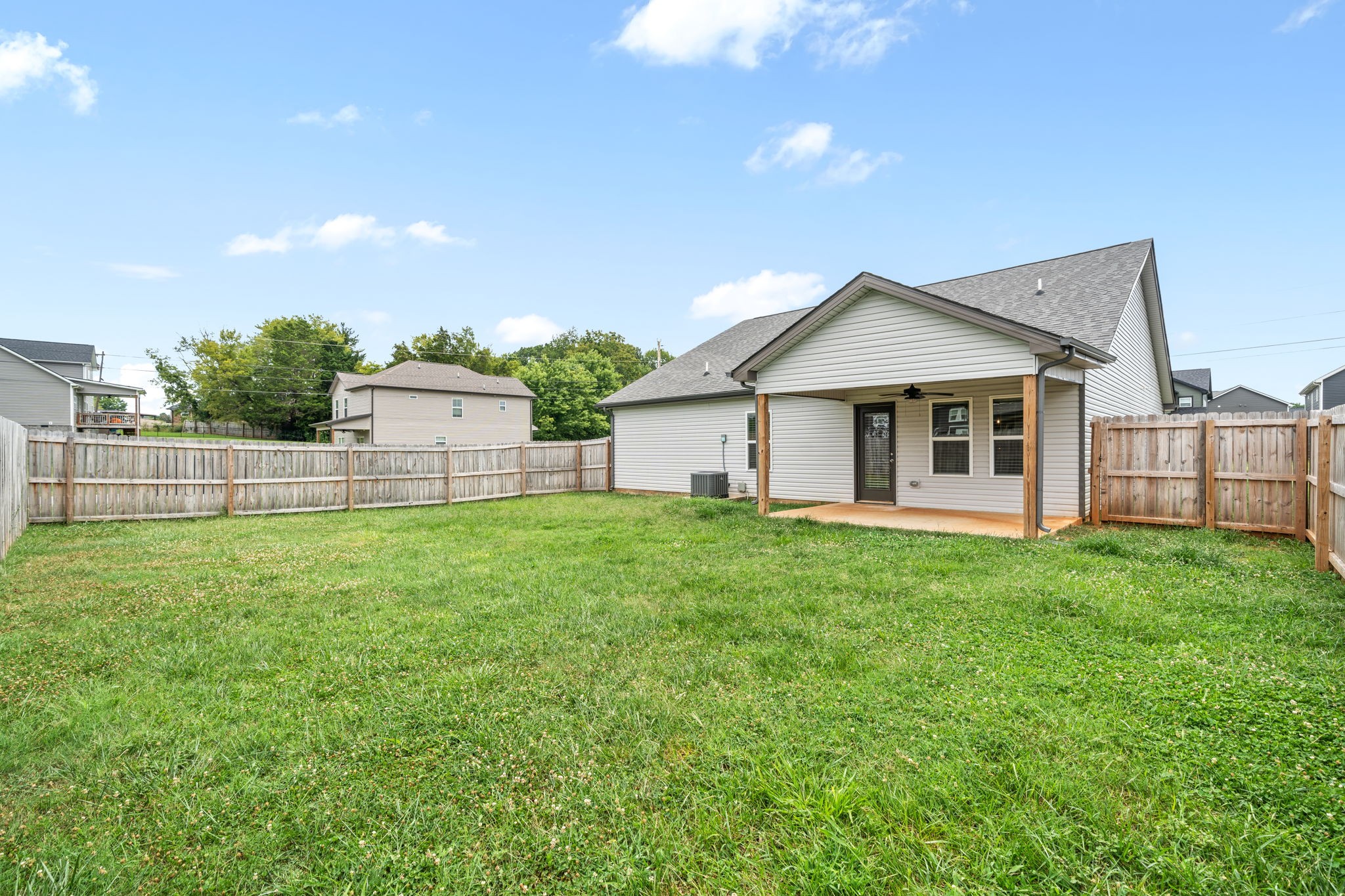 219 Clark Road Clarksville, TN 37042 - Photo 4 of 32 Gallery Image 4