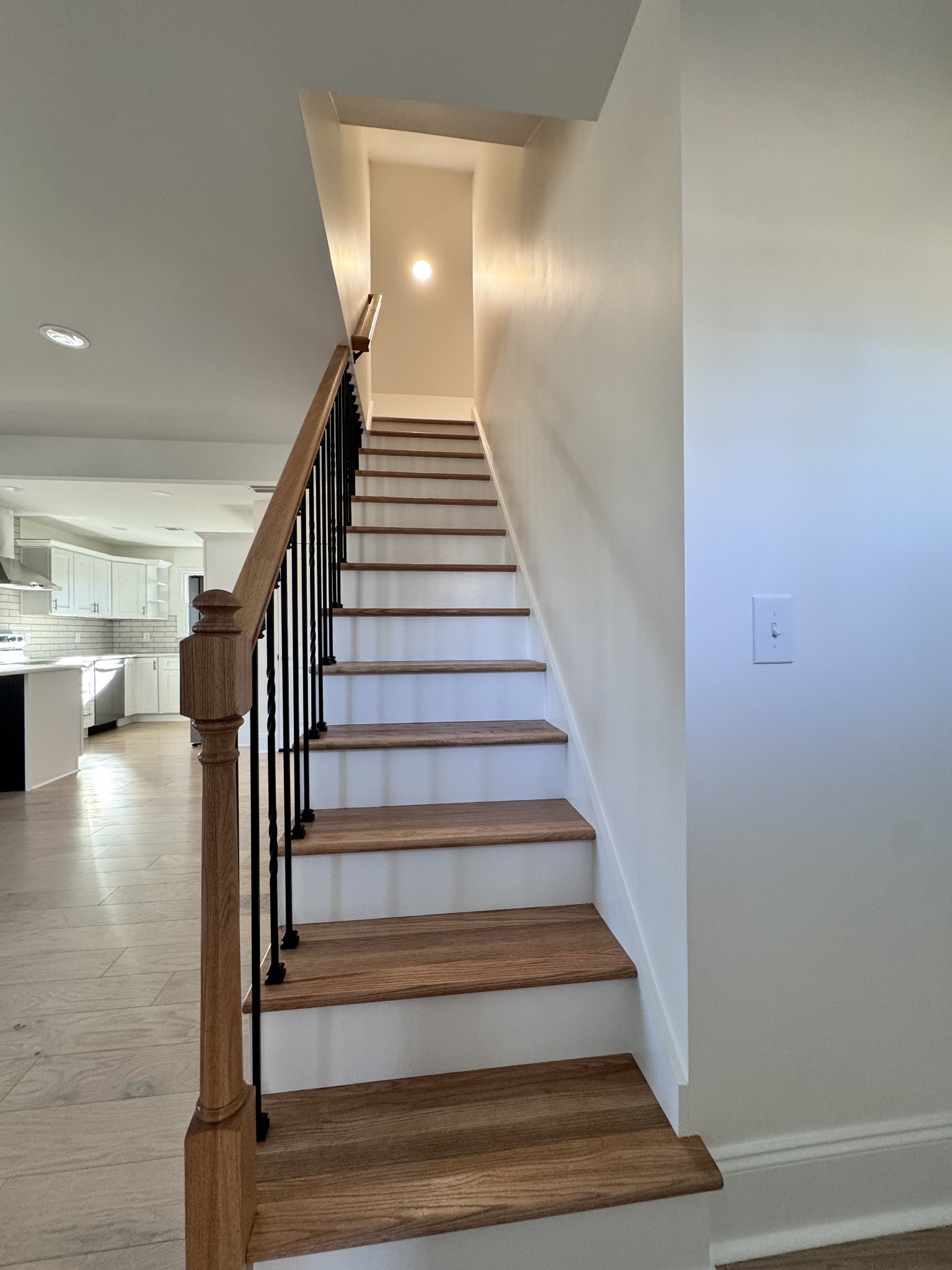 331 Oriel Avenue Nashville, TN 37210 - Photo 29 of 49 a view of entryway and hall with wooden floor