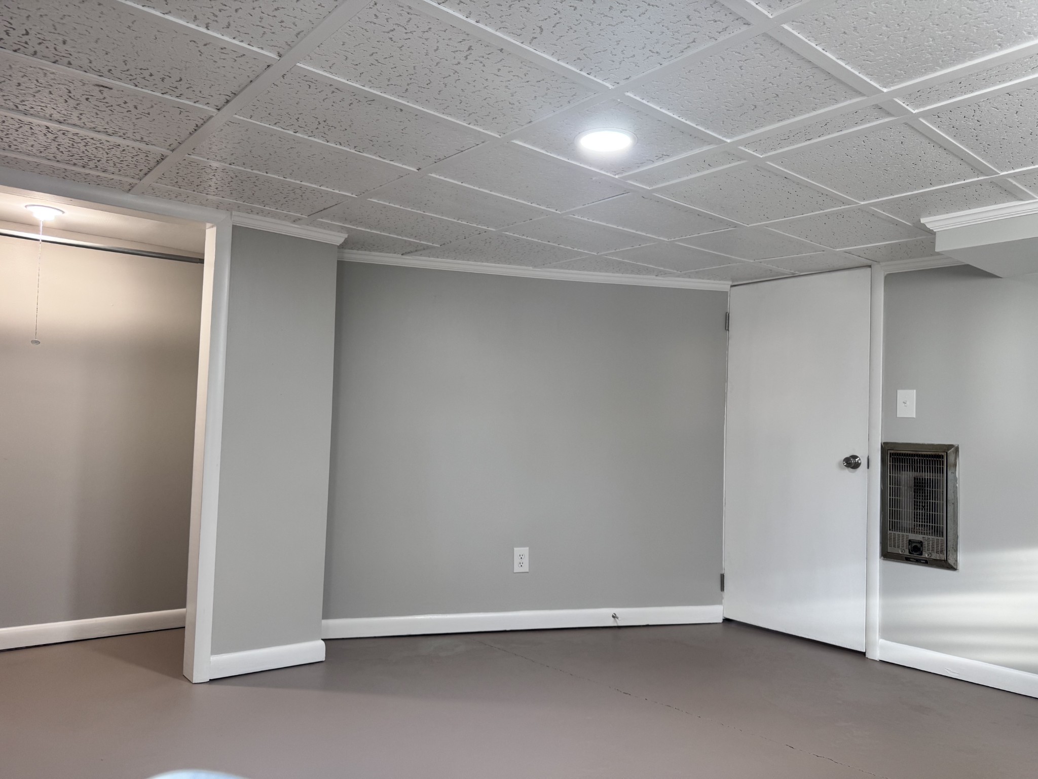 331 Oriel Avenue Nashville, TN 37210 - Photo 38 of 49 an empty room with closet