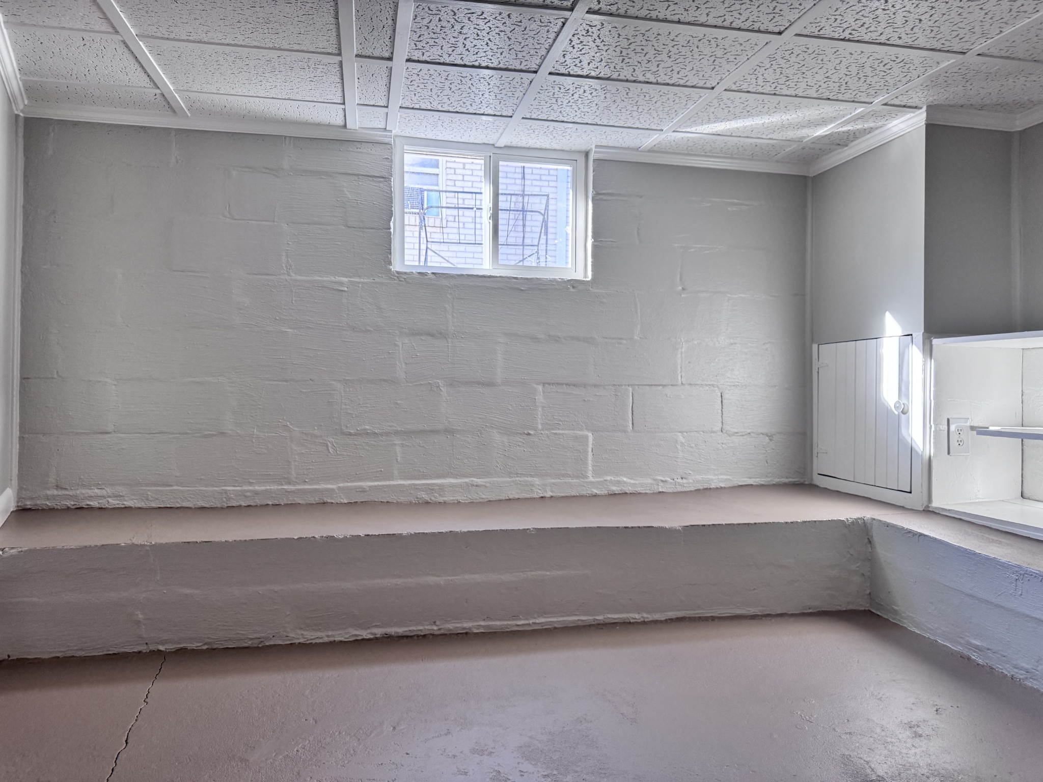 331 Oriel Avenue Nashville, TN 37210 - Photo 40 of 49 a bathroom with a bathtub