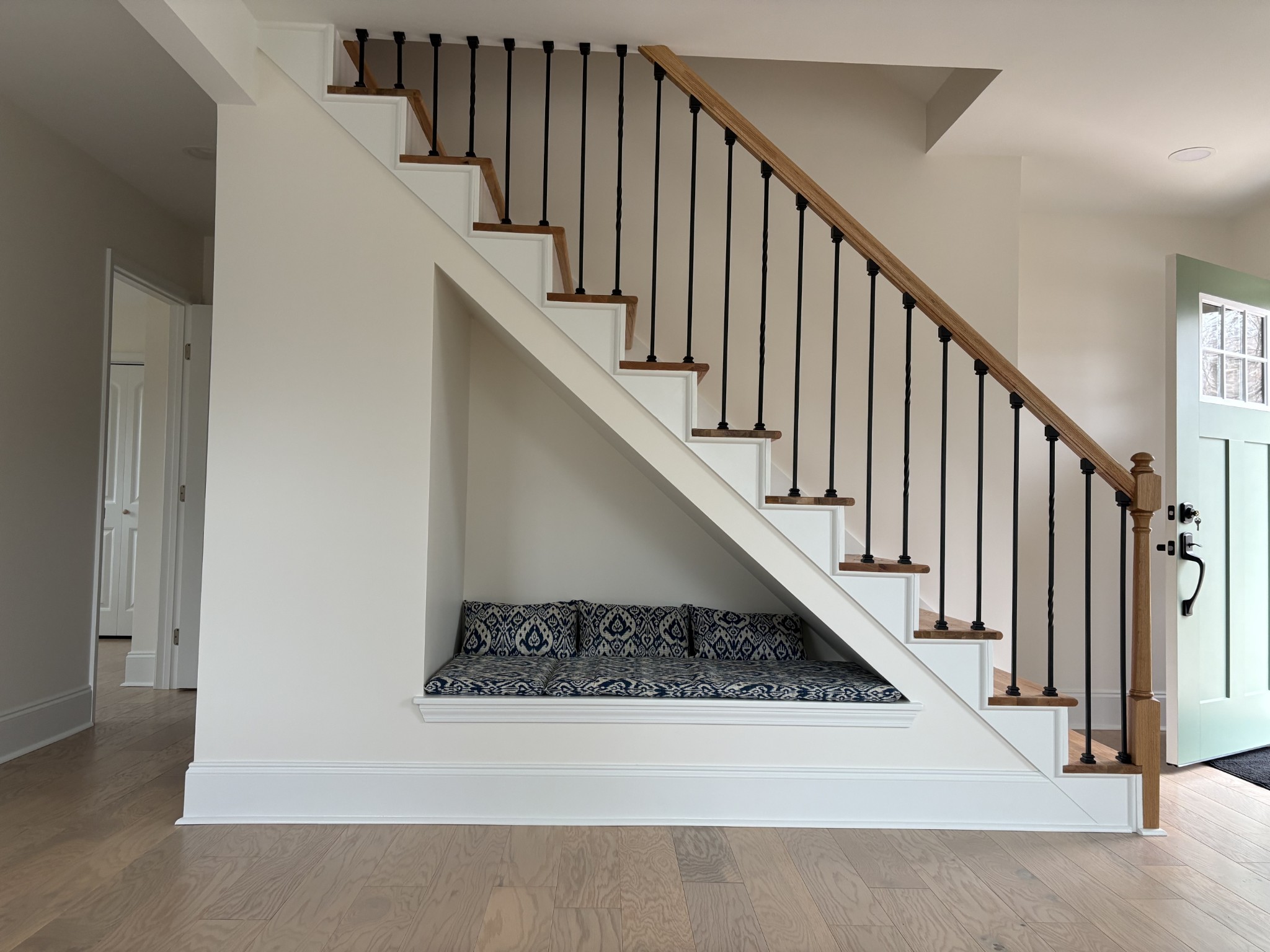331 Oriel Avenue Nashville, TN 37210 - Photo 7 of 49 a view of entryway