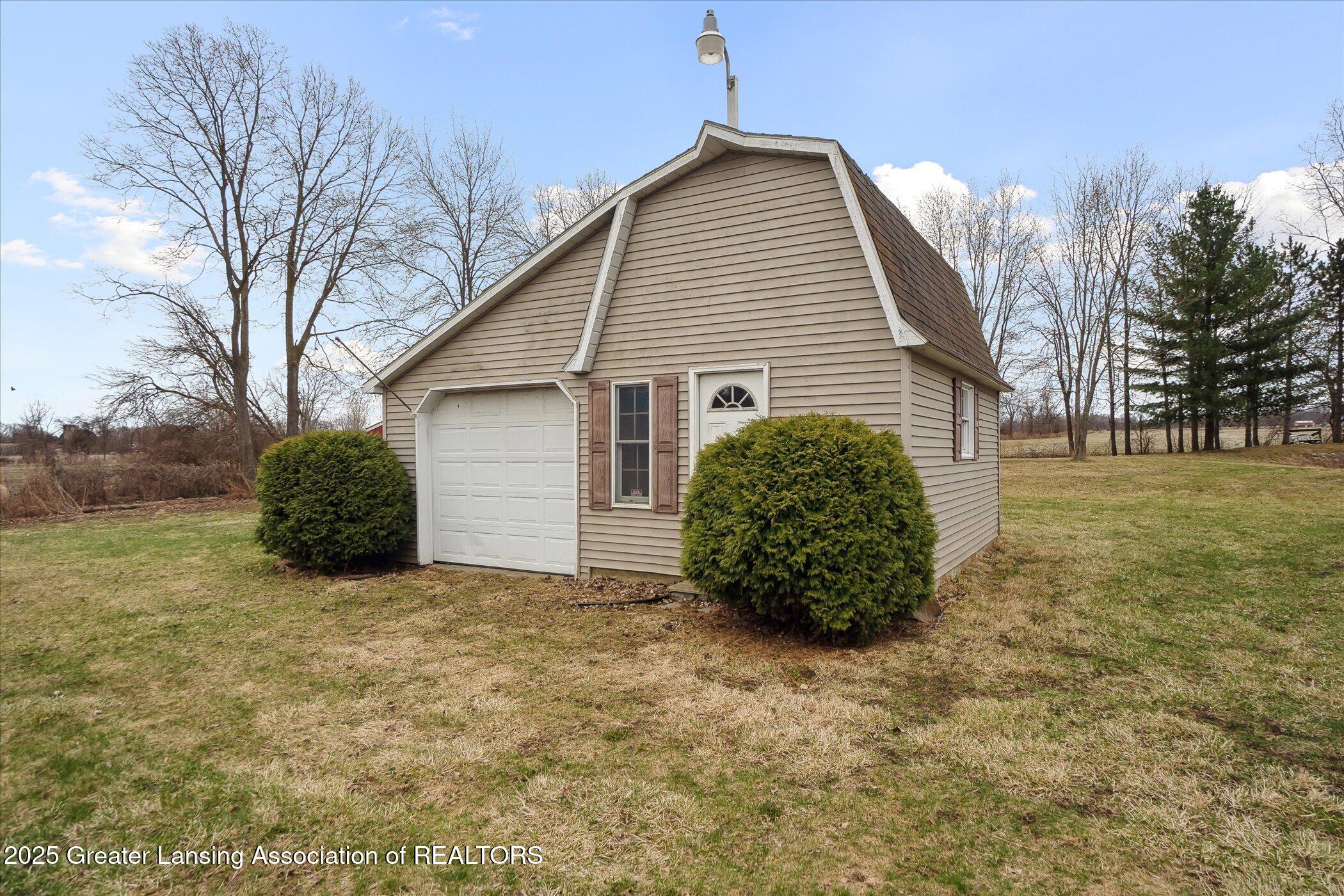 5136 Martin Road Corunna, MI 48817 - Photo 32 of 46 33-5136-Martin-Rd-Corunna-MI-48817-Windo