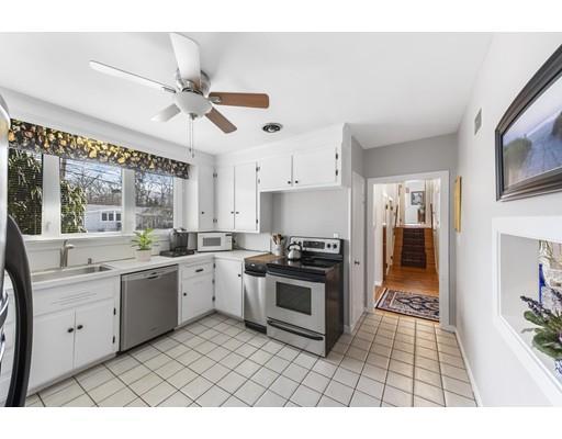 24 Laurel Road Swampscott, MA 01907 - Photo 8 of 30 Gallery Image 8