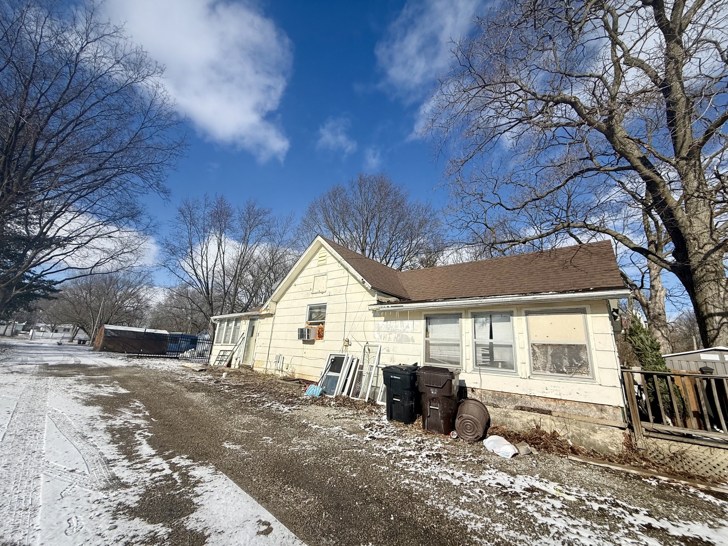 301 4th Street Fisher, IL 61843 - Photo 5 of 5