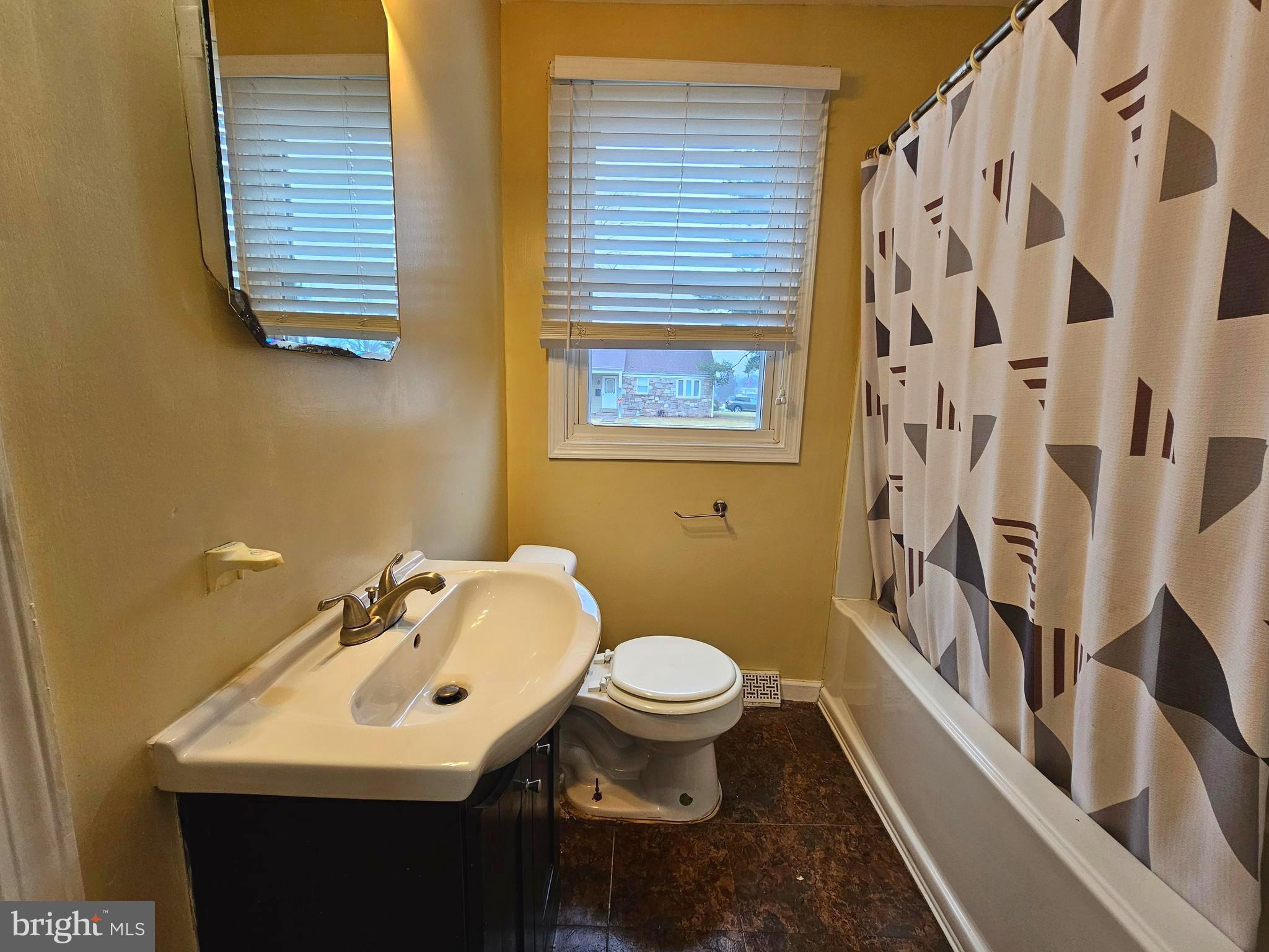 505 Winding Road Lansdale, PA 19446 - Photo 8 of 17 Gallery Image 8