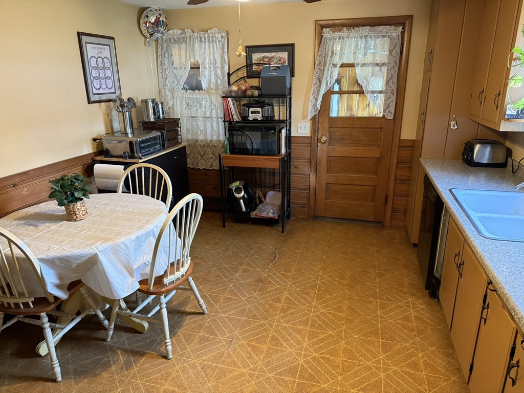 46 Evergreen Circle Ludlow, MA 01056 - Photo 15 of 39