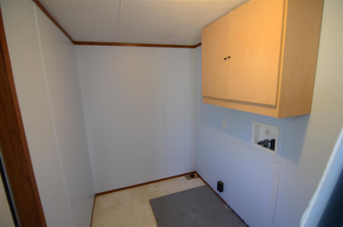 337 Tannenbaum Road Ravenel, SC 29470 - Photo 6 of 9 laundry