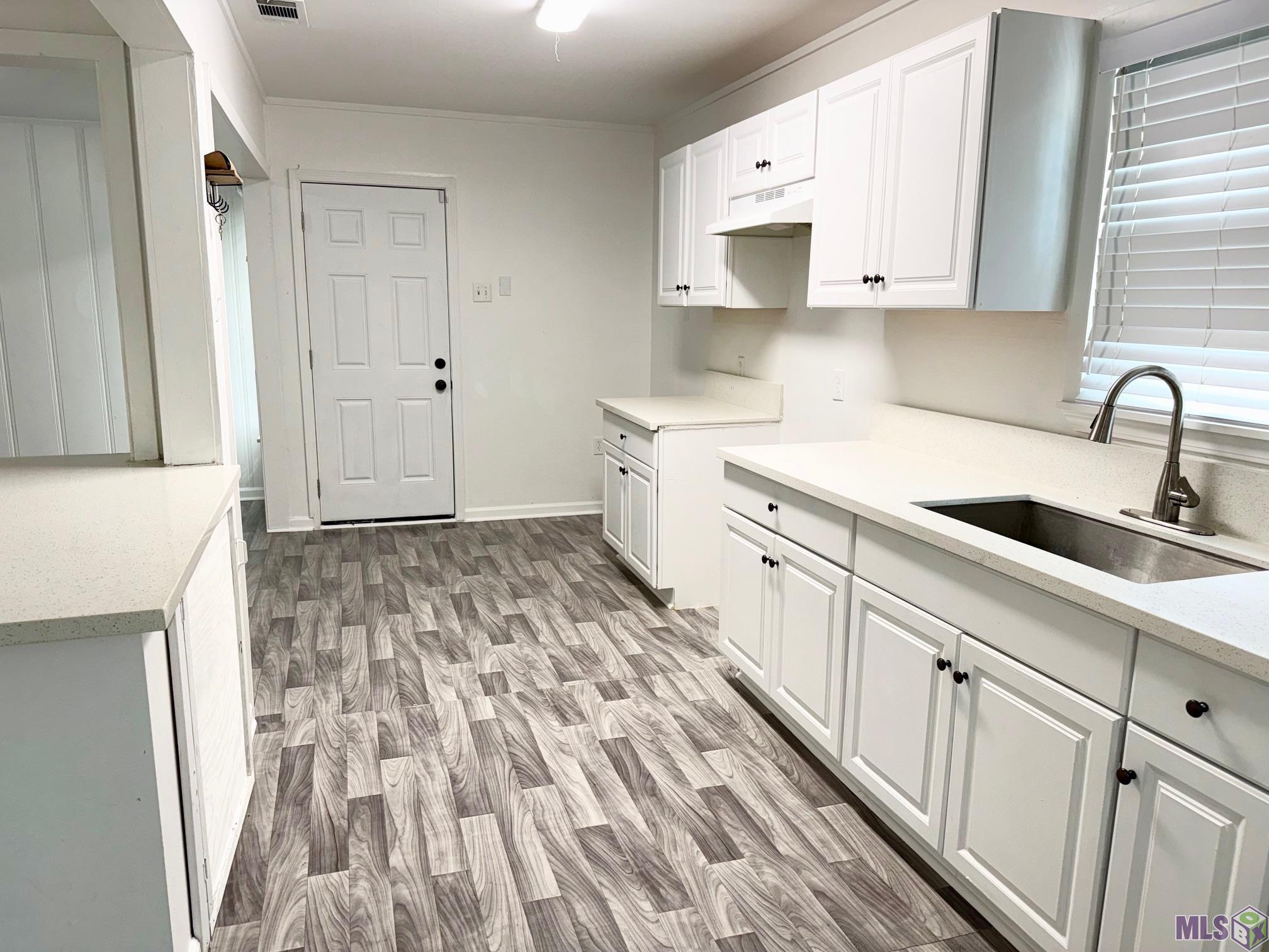 4226 Sycamore Street Baton Rouge, LA 70805 - Photo 4 of 11 Kitchen
