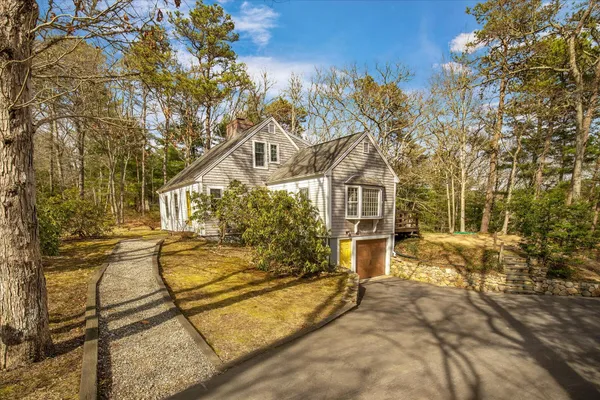 $695,000 | 12 Highview Circle, Marstons Mills, MA 02648