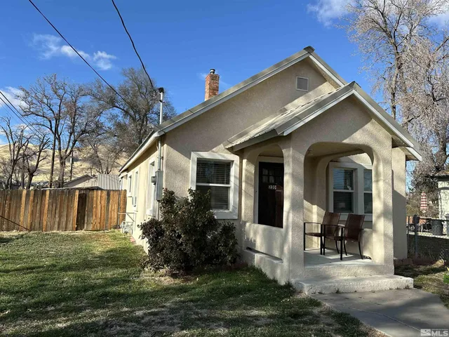 $329,900 | 220 West 2nd Street, Winnemucca, NV 89445