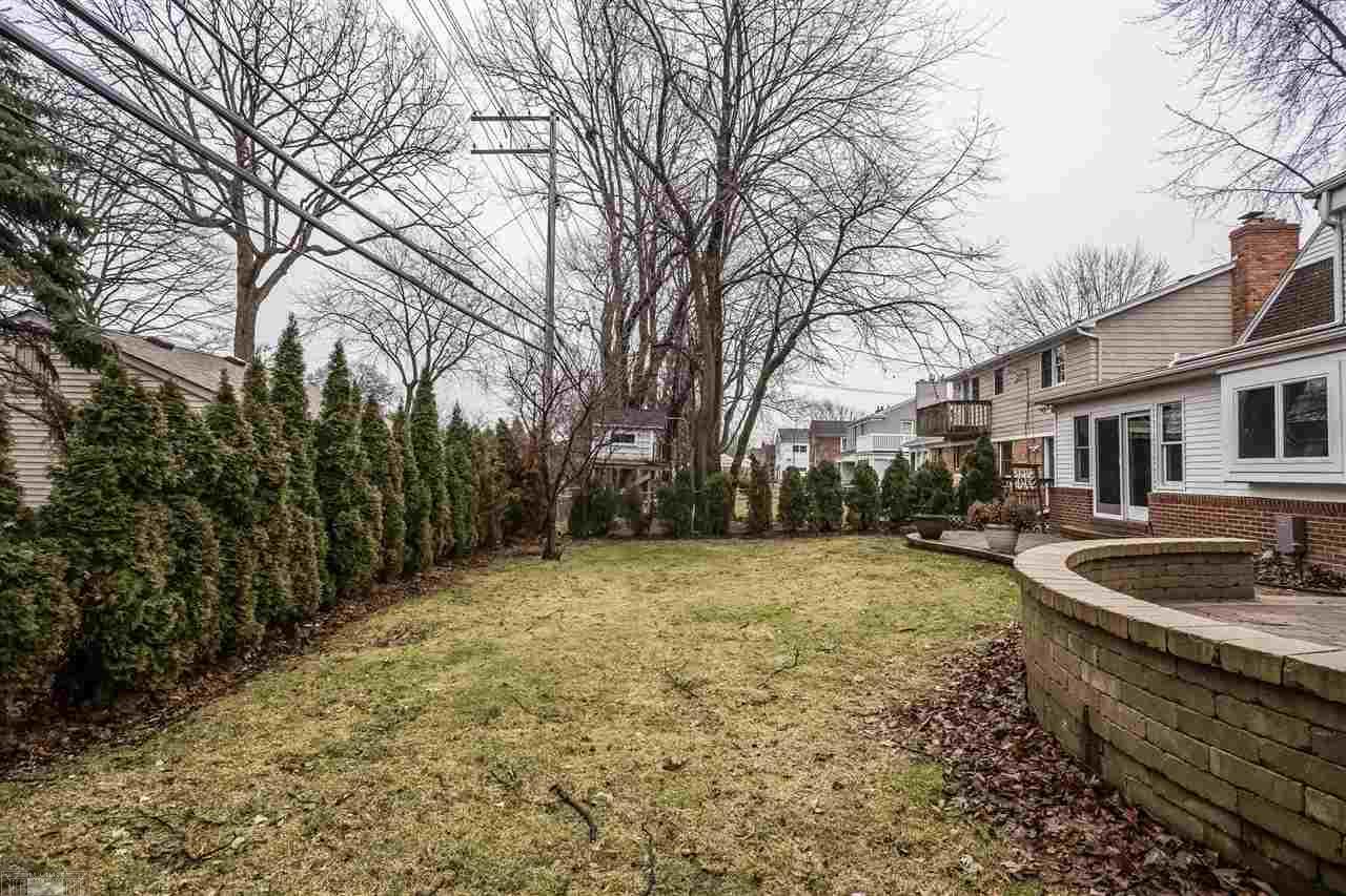 1630 Oxford Road Grosse Pointe, MI 48236 - Photo 46 of 50 Back Yard