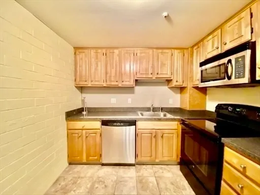 $2,950 | 165 Quincy Shore Drive, Unit C47, Quincy, MA 02171