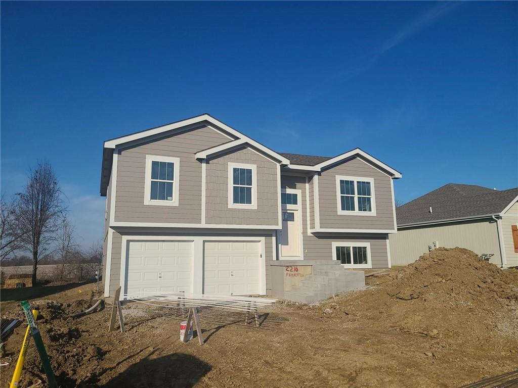 1913 Hawk View Harrisonville, MO 64701 - Photo 1 of 24