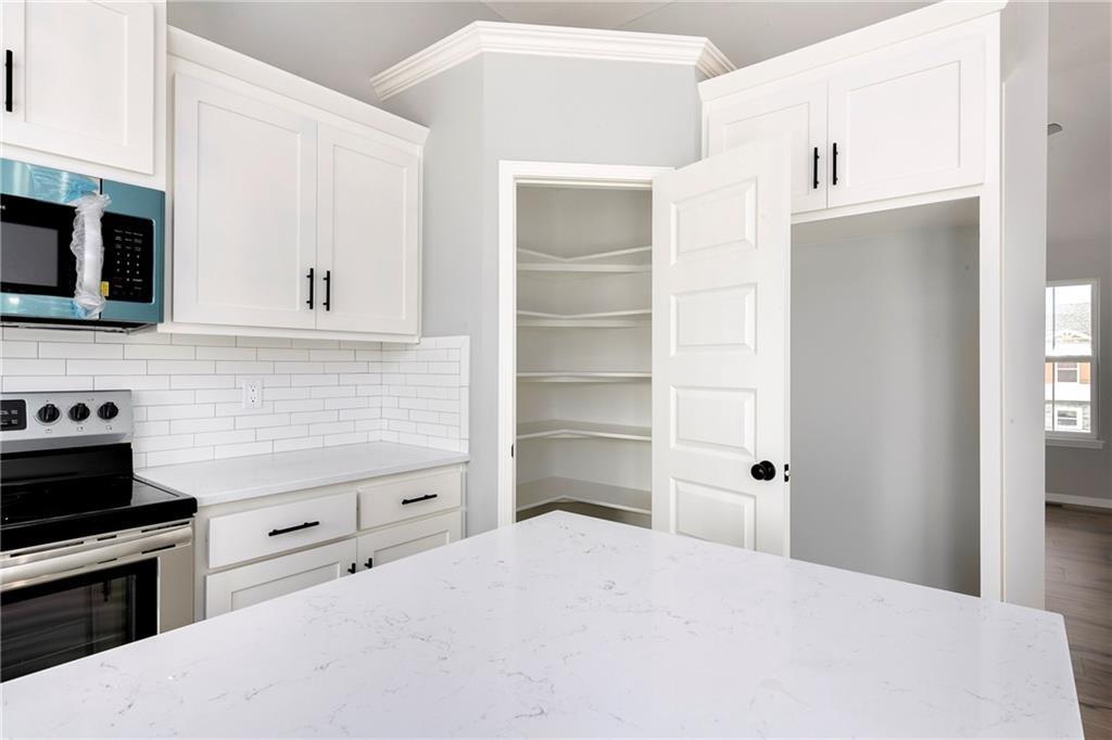 1913 Hawk View Harrisonville, MO 64701 - Photo 13 of 24