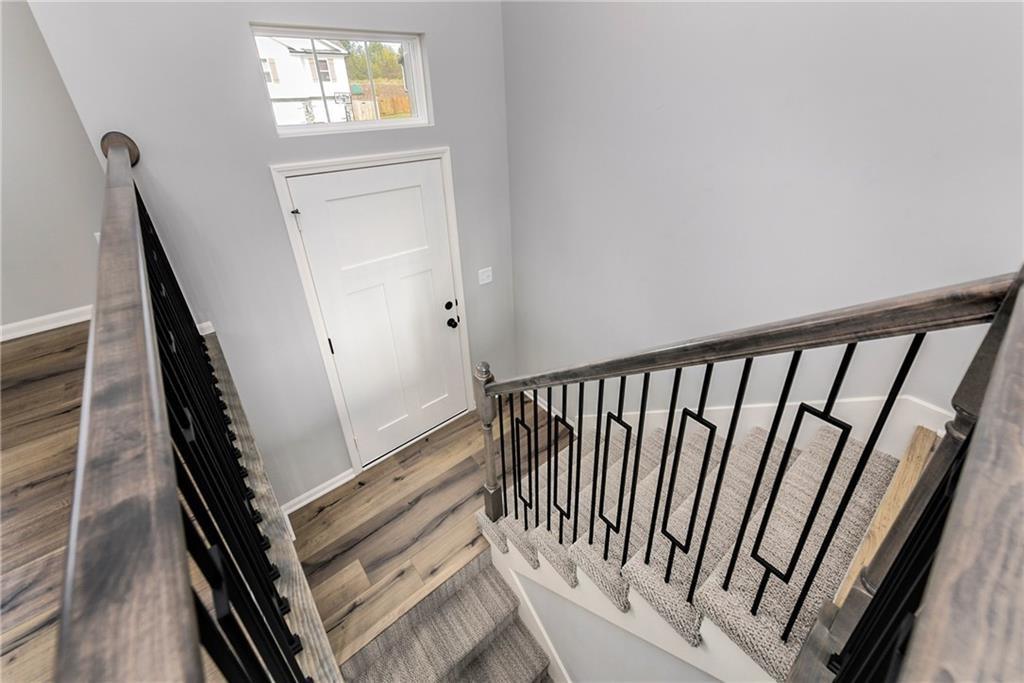 1913 Hawk View Harrisonville, MO 64701 - Photo 2 of 24