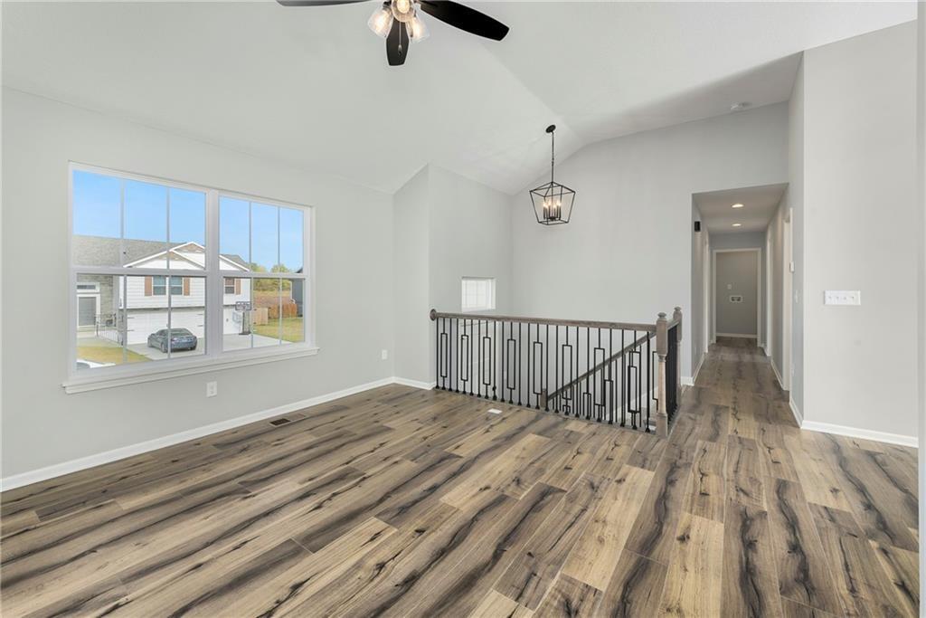 1913 Hawk View Harrisonville, MO 64701 - Photo 5 of 24