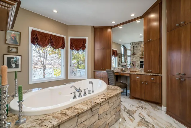 $2,780,000 | 5441 Raven Point Road, Prior Lake, MN 55372