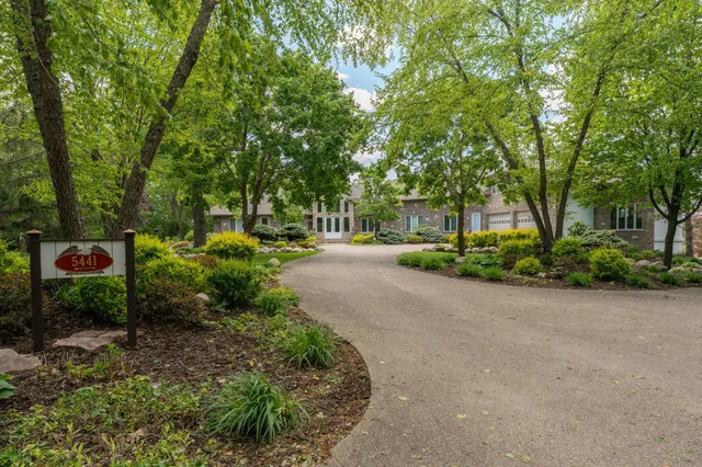 $2,780,000 | 5441 Raven Point Road, Prior Lake, MN 55372