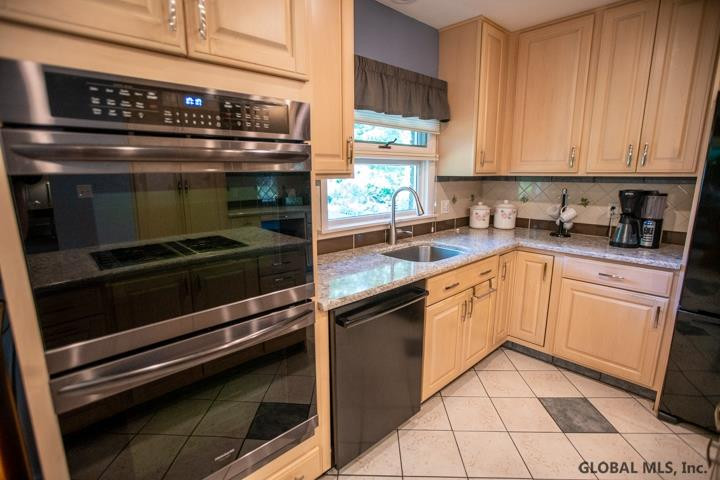 32 Newell Road Rotterdam, NY 12306 - Photo 16 of 73 Photo 16