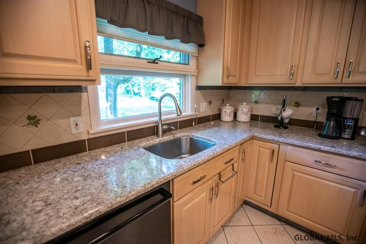 32 Newell Road Rotterdam, NY 12306 - Photo 17 of 73 Photo 17