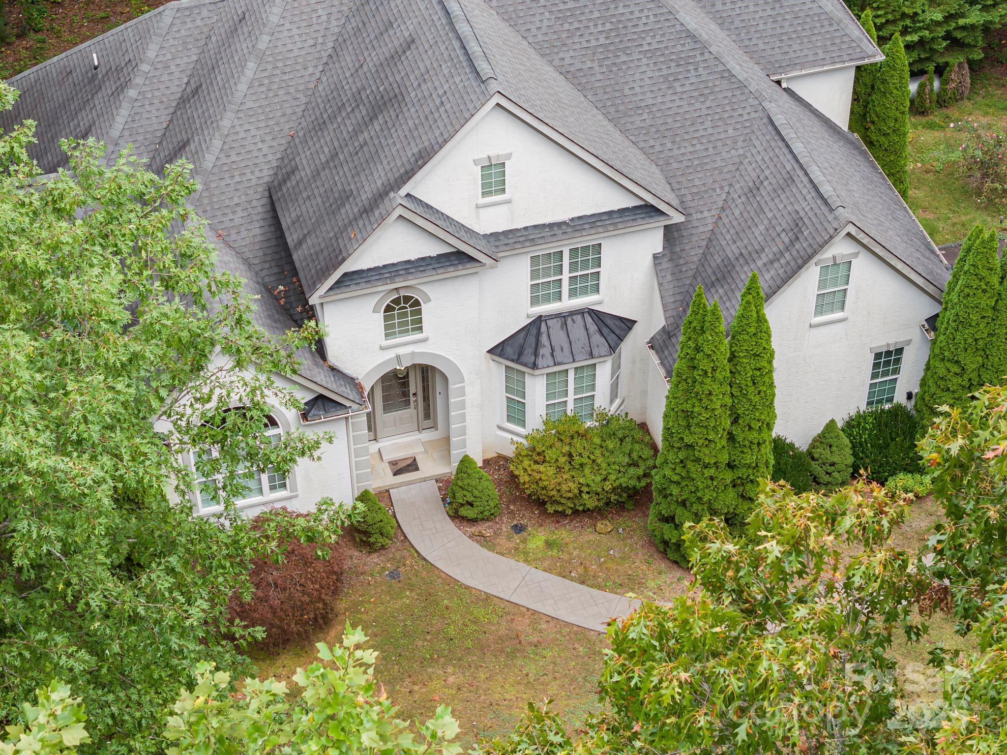 45 Brown Bear Ridge Trail Zirconia, NC 28790 - Photo 46 of 47 a front view of a house with a yard