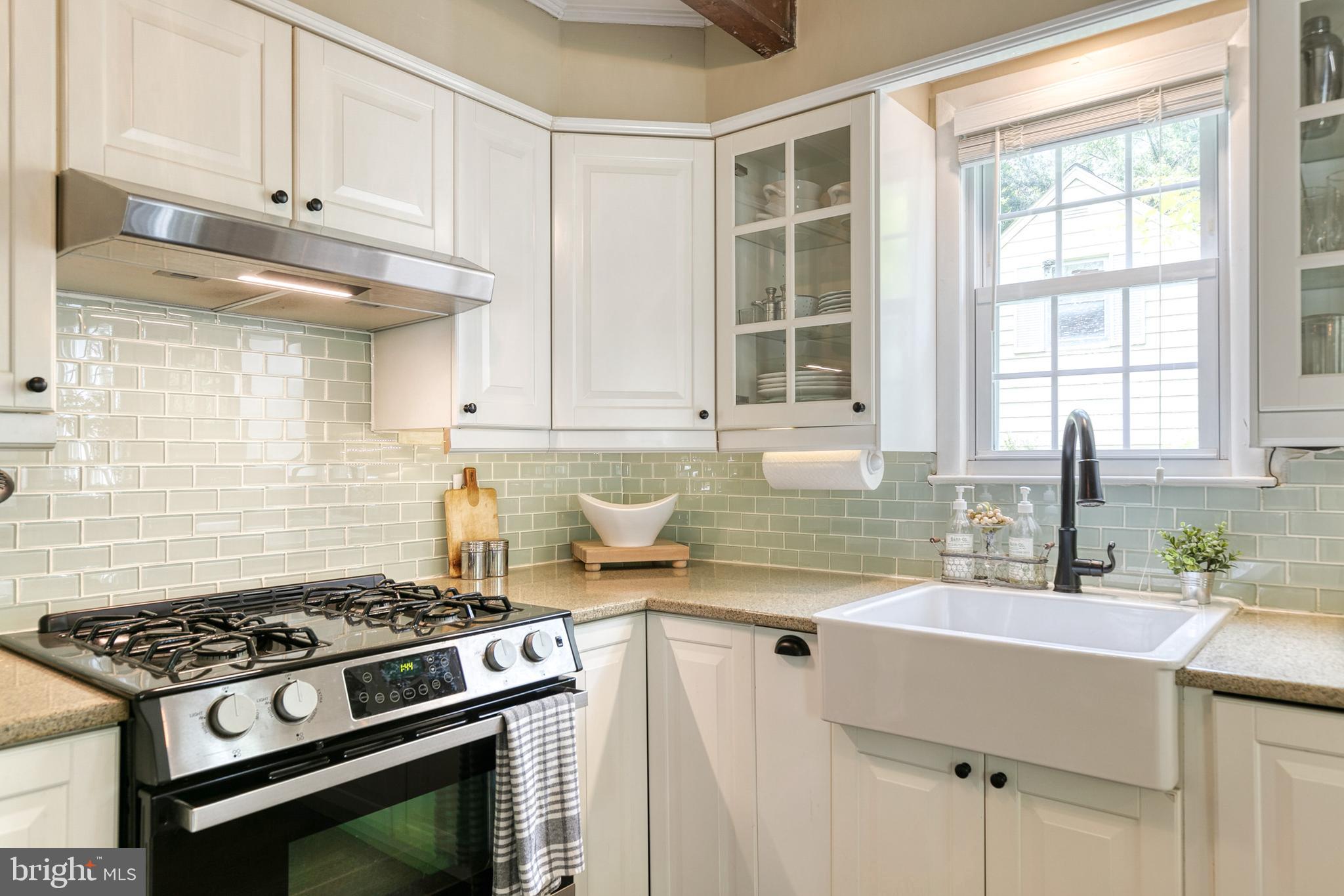 416 Brook Road Towson, MD 21286 - Photo 11 of 55 beautiful updated kitchen!