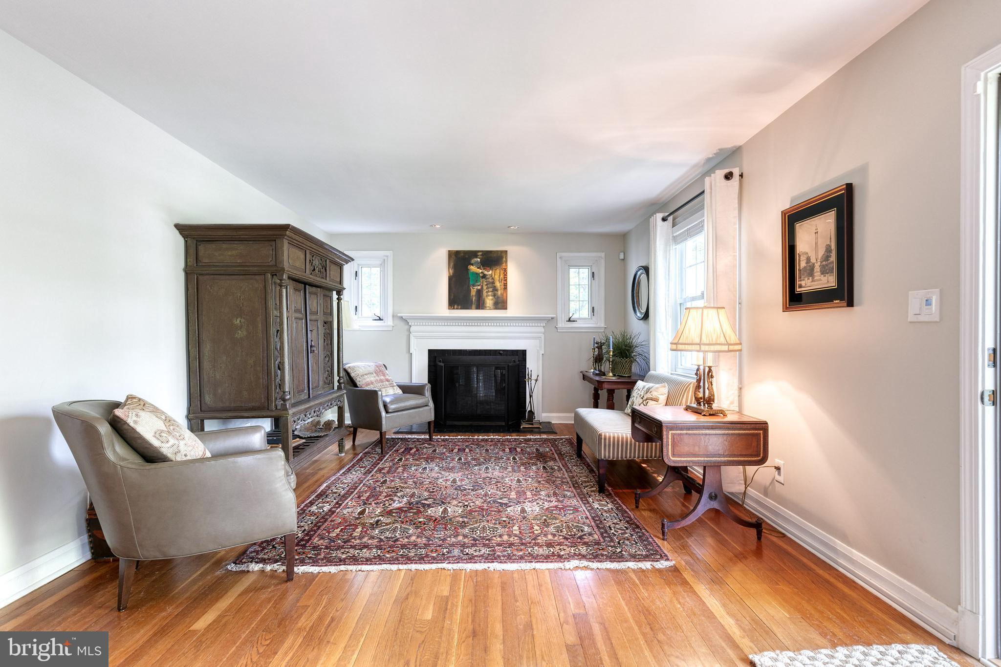 416 Brook Road Towson, MD 21286 - Photo 4 of 55 beautiful hardwoods and fire place