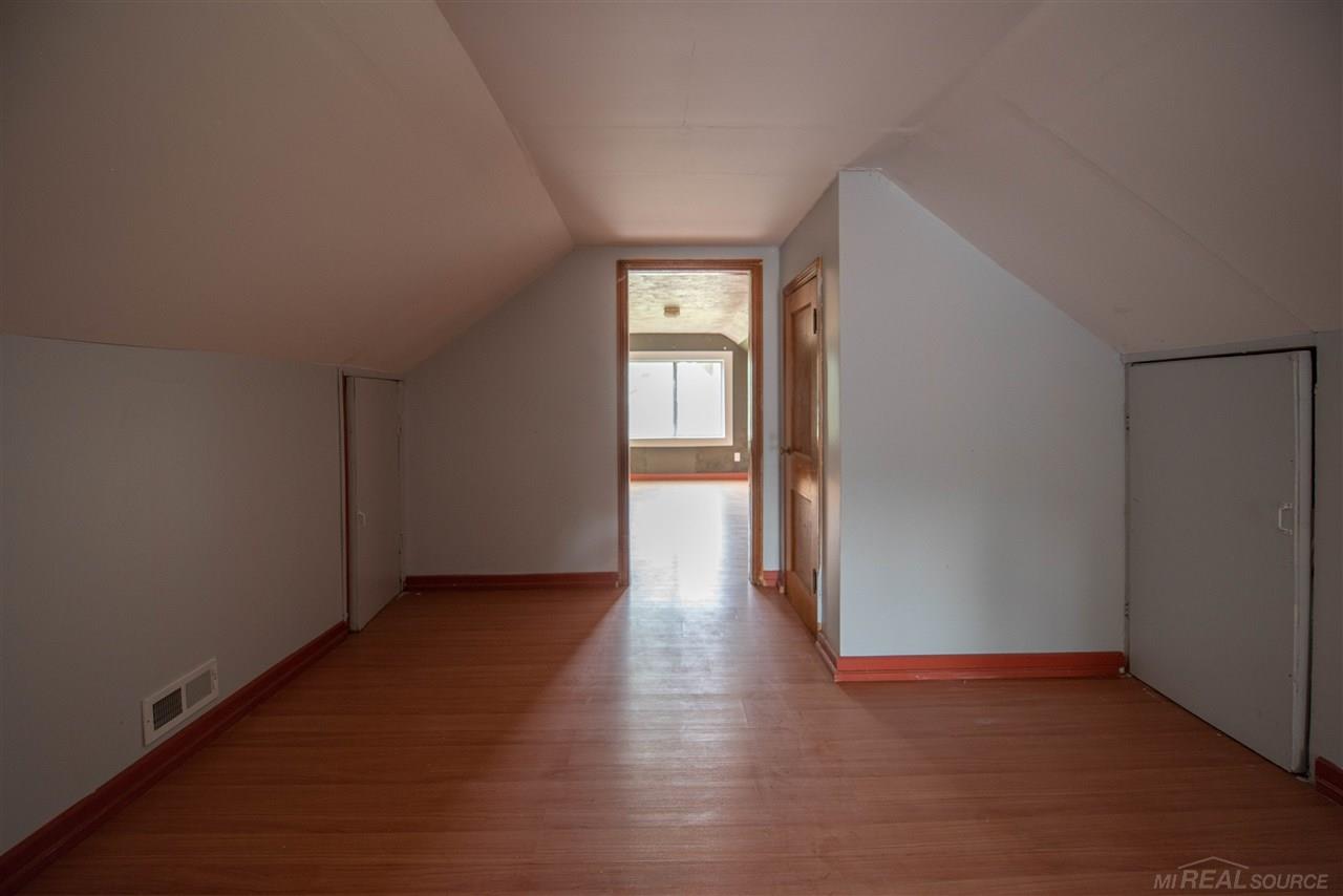 21175 Behrendt Avenue Warren, MI 48091 - Photo 30 of 37