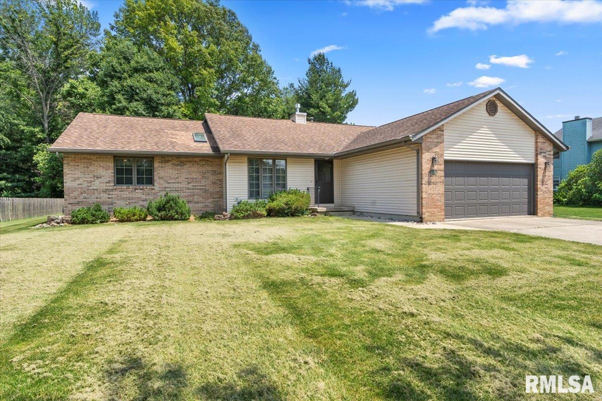 304 Missionary Ridge Drive Springfield, IL 62711 - Photo 1 of 36
