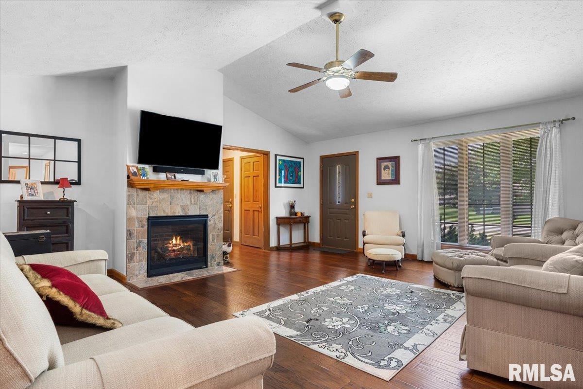 304 Missionary Ridge Drive Springfield, IL 62711 - Photo 5 of 36