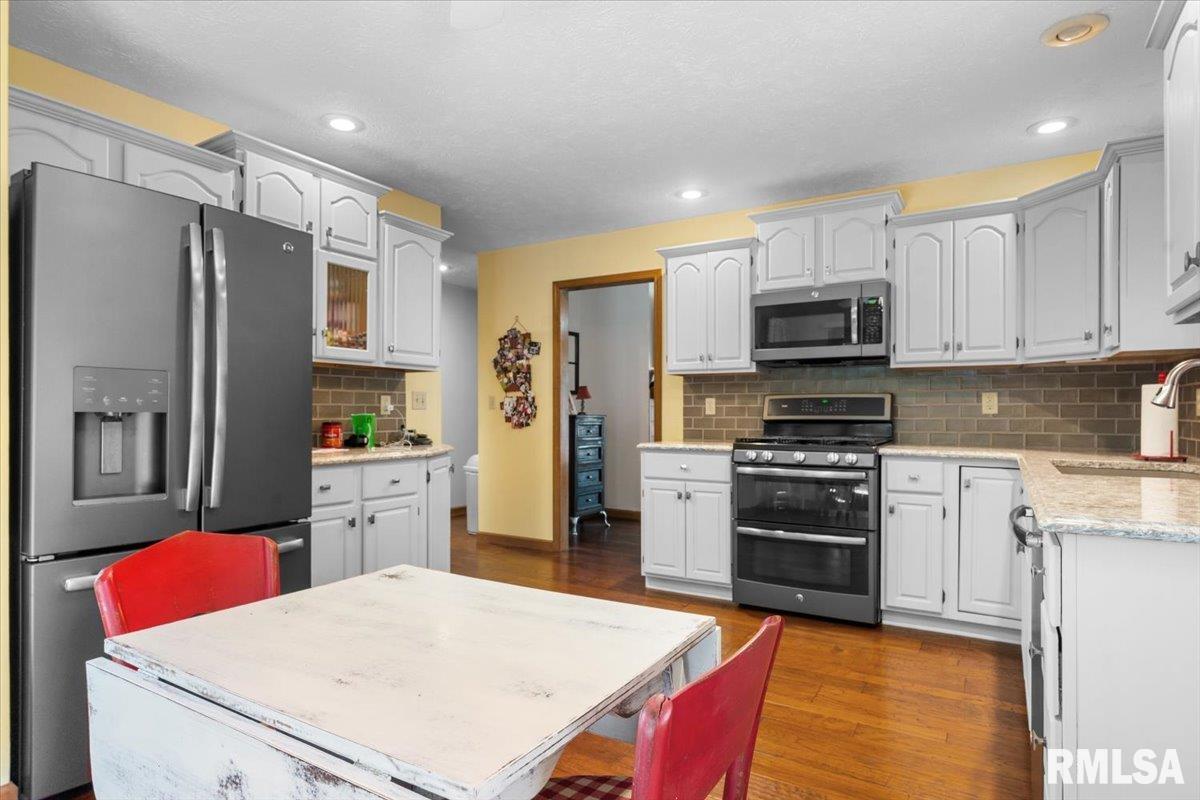 304 Missionary Ridge Drive Springfield, IL 62711 - Photo 10 of 36
