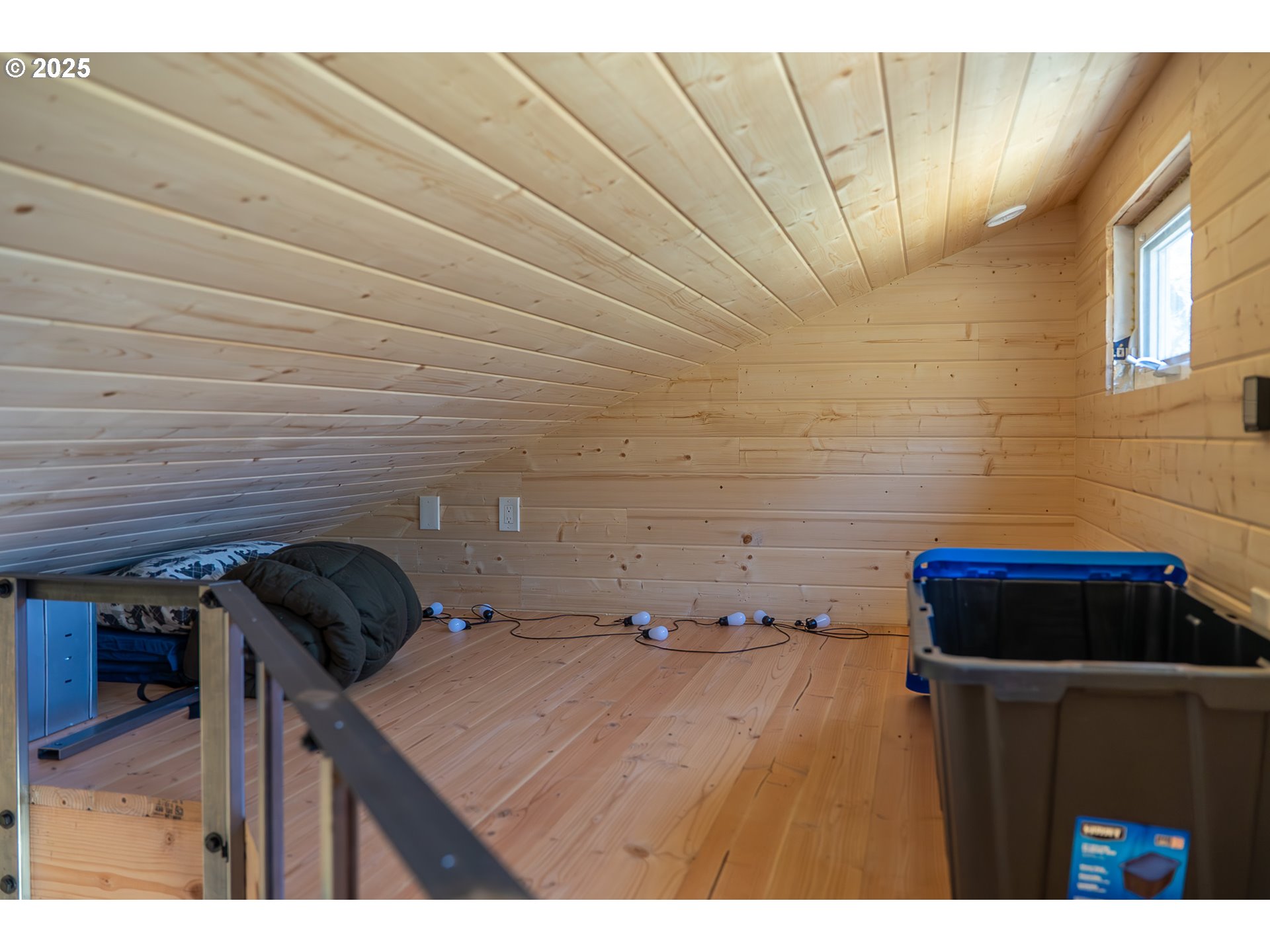 Stacker Butte Road Lyle, WA 98635 - Photo 11 of 30 a bathroom with a toilet and a shower