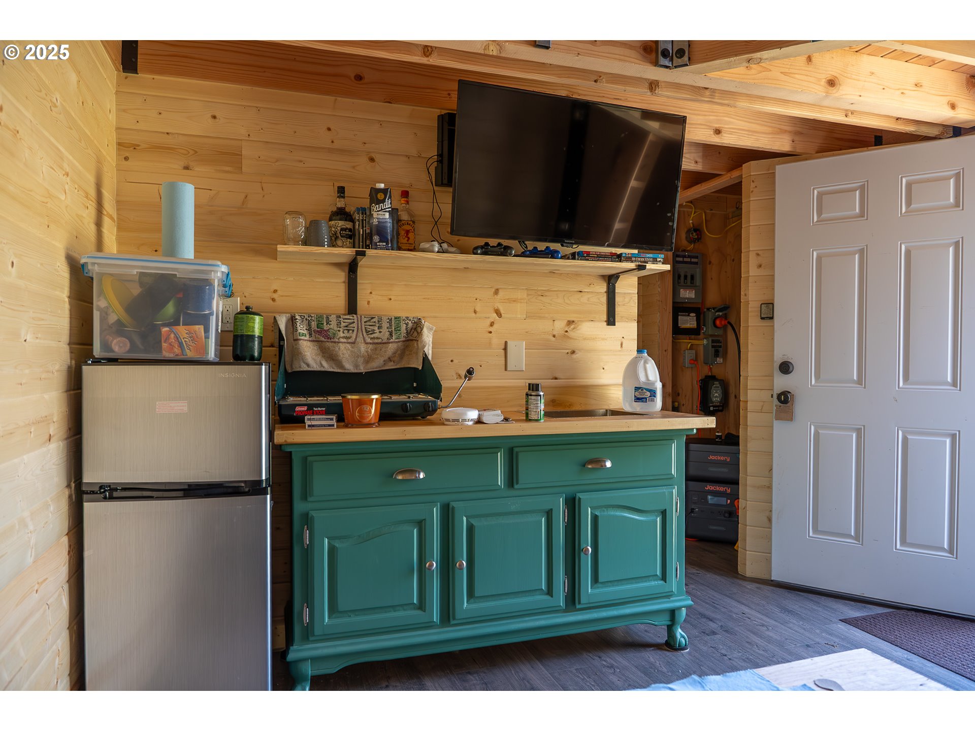 Stacker Butte Road Lyle, WA 98635 - Photo 9 of 30 a kitchen with stainless steel appliances granite countertop a refrigerator and a stove