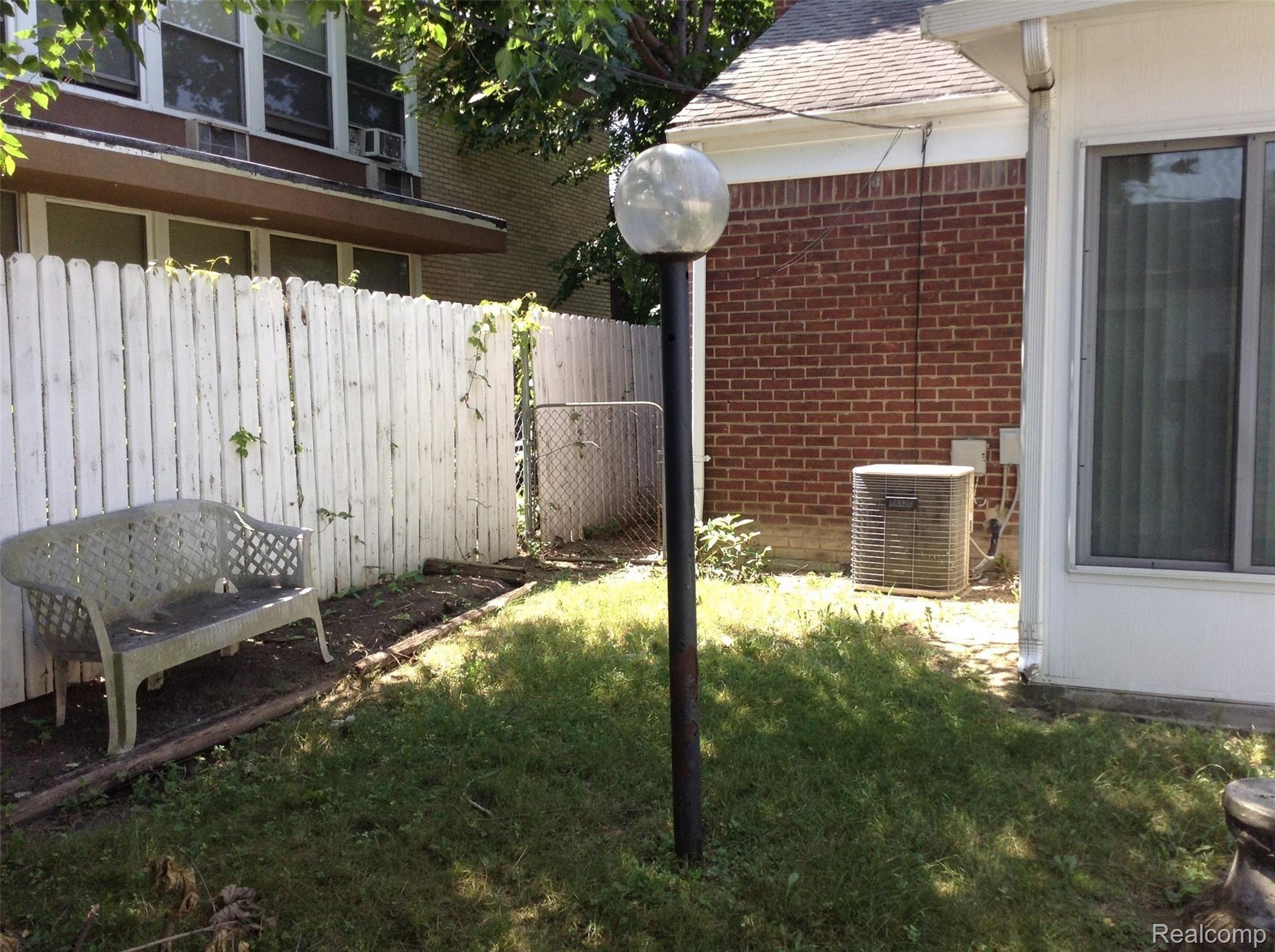 19290 Telegraph Road Detroit, MI 48219 - Photo 33 of 35 36.jpg