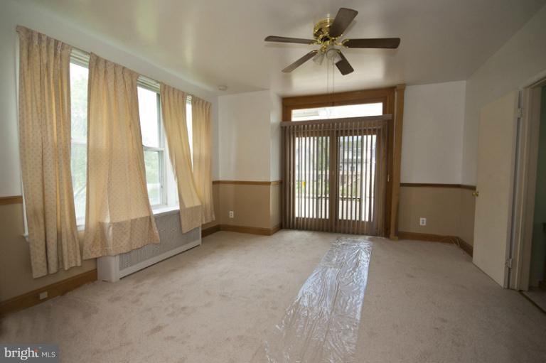 5304 Morello Road Baltimore, MD 21214 - Photo 5 of 20 Family Room