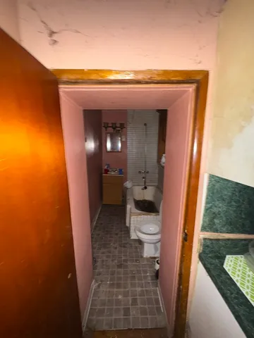 $335,000 | 3634 South Giles Avenue, Chicago, IL 60653