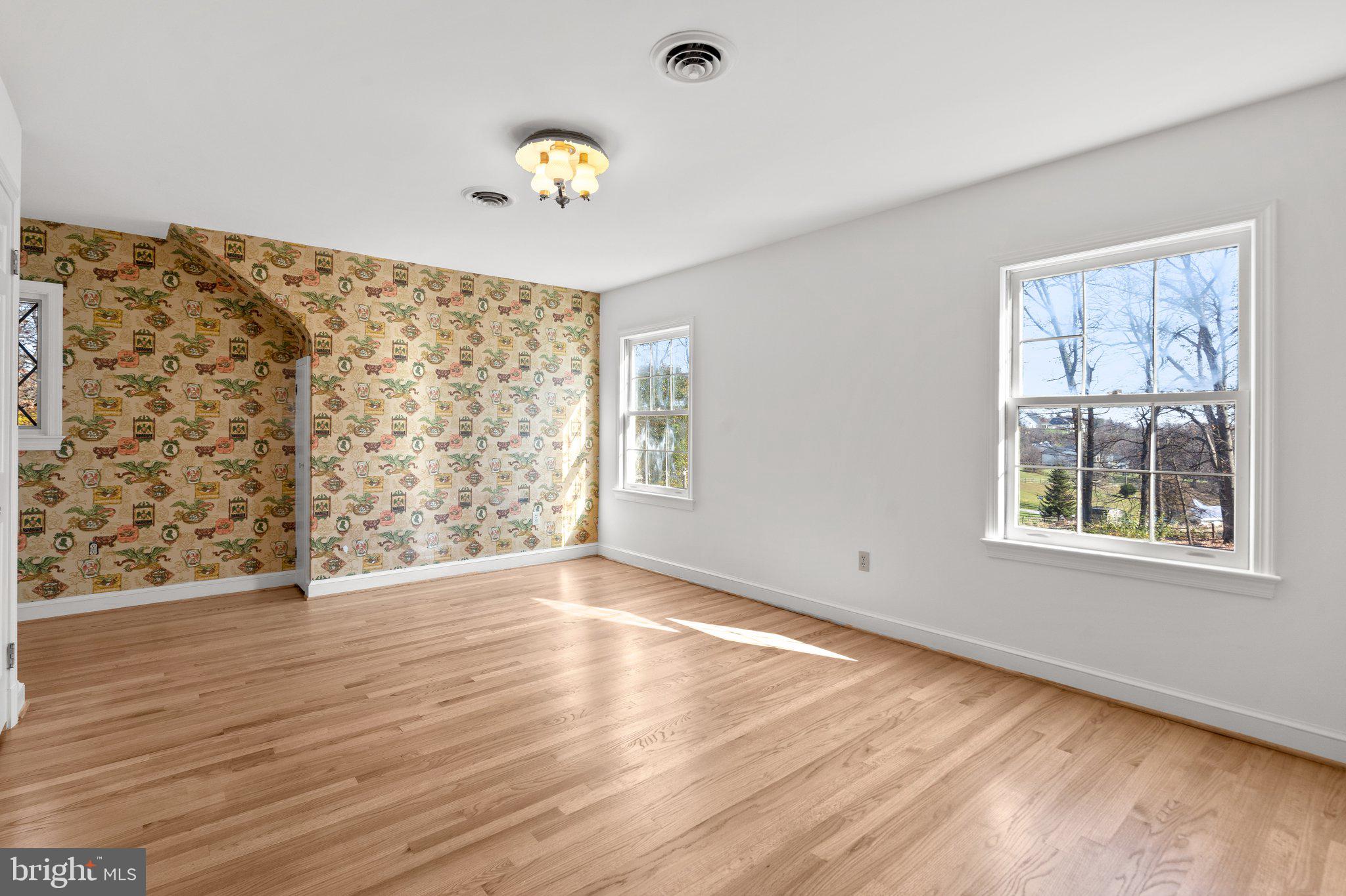 25915 Woodfield Road Damascus, MD 20872 - Photo 35 of 61 Bedroom 3