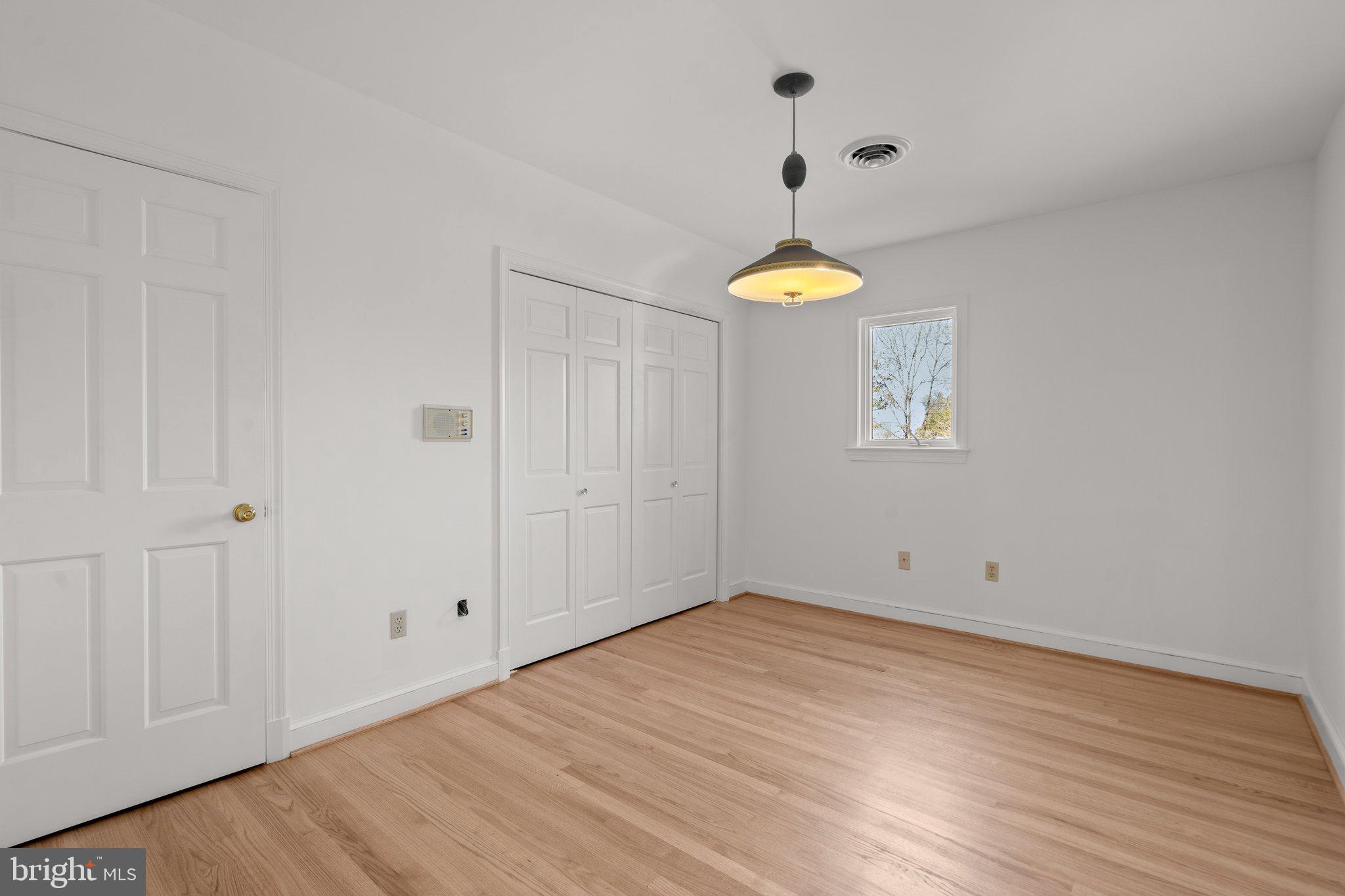 25915 Woodfield Road Damascus, MD 20872 - Photo 37 of 61 Bedroom 4