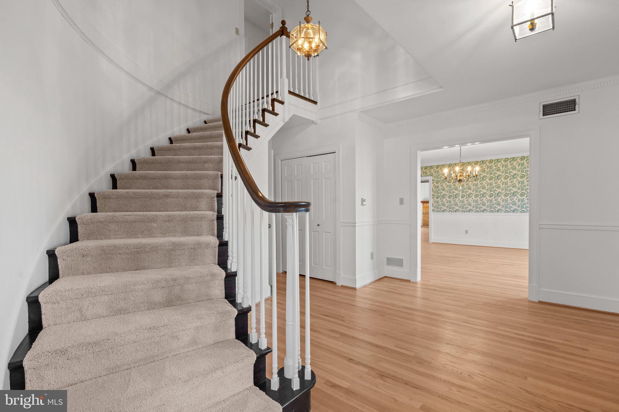 25915 Woodfield Road Damascus, MD 20872 - Photo 5 of 61 Formal Foyer