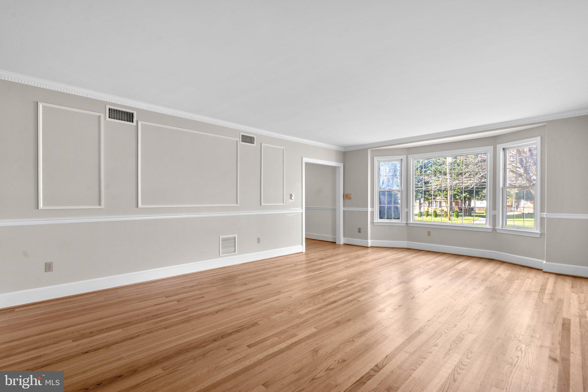25915 Woodfield Road Damascus, MD 20872 - Photo 7 of 61 Living Room with Bay Window
