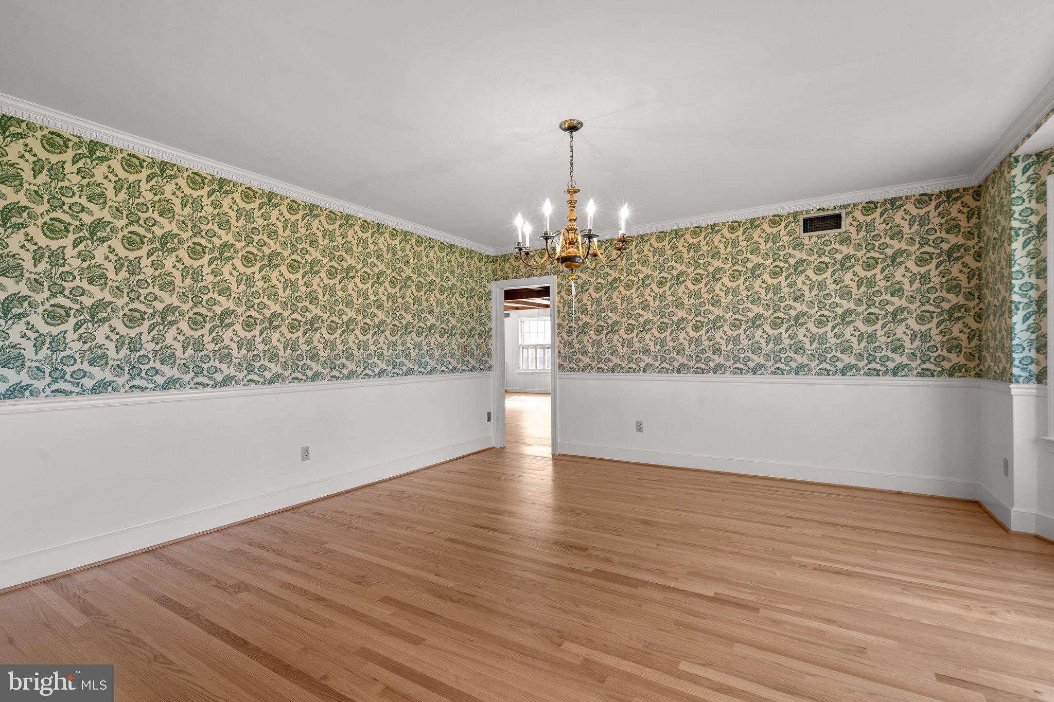 25915 Woodfield Road Damascus, MD 20872 - Photo 8 of 61 Spacious Dining Room
