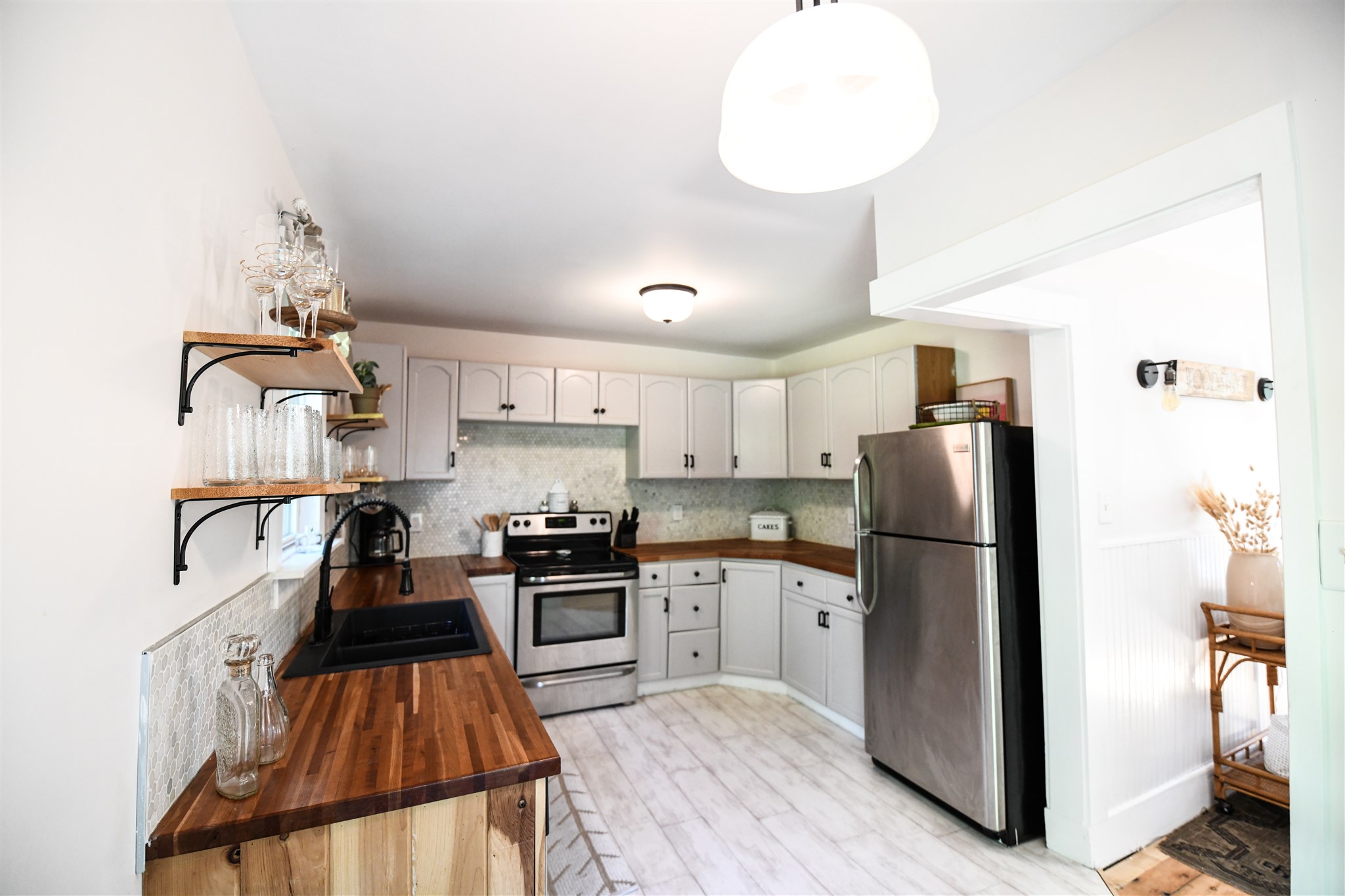 52 Old Dennett Road Kittery, ME 03904 - Photo 2 of 38