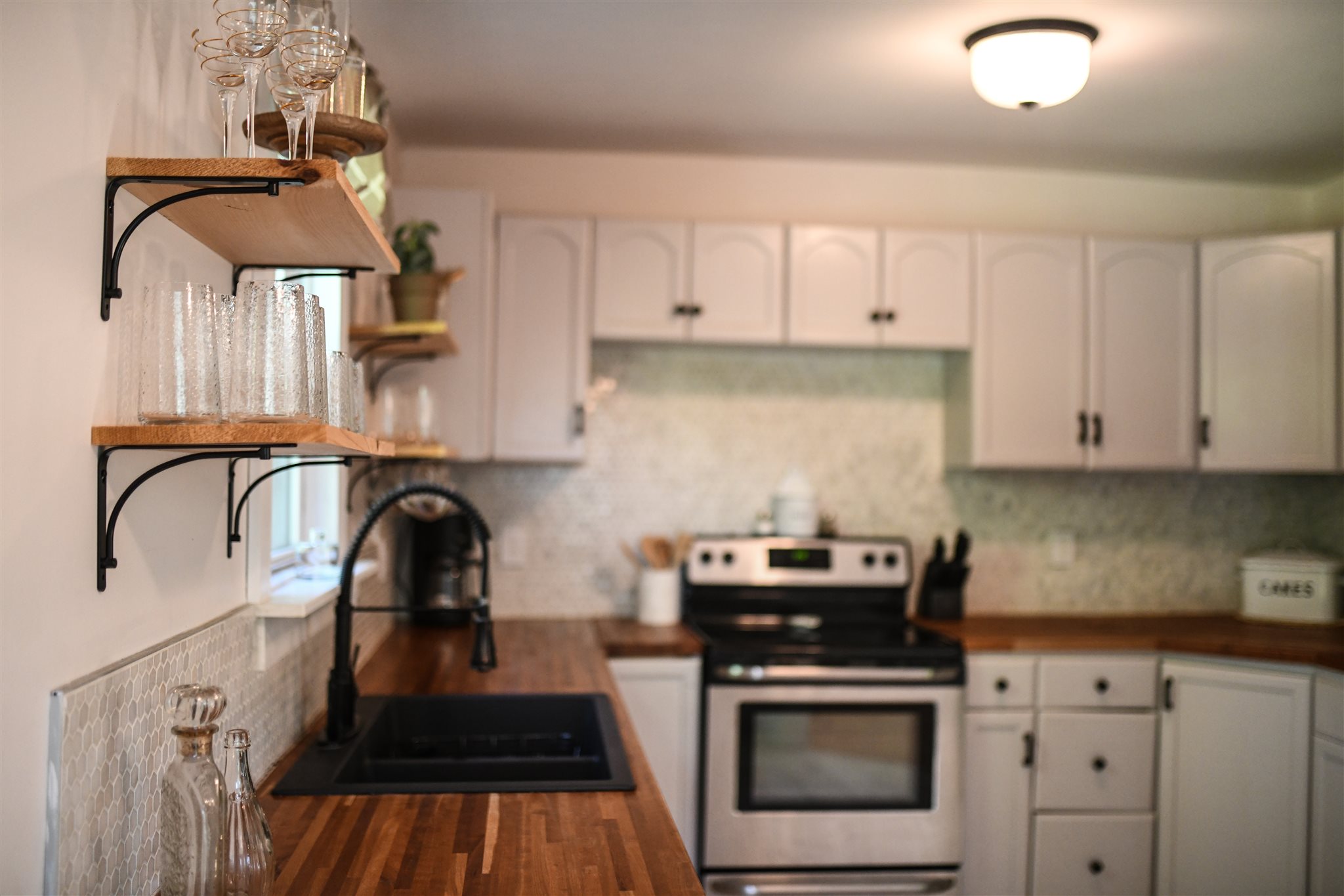 52 Old Dennett Road Kittery, ME 03904 - Photo 4 of 38