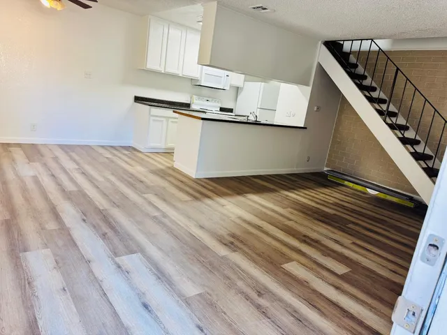 $190,000 | 2236 Peach Avenue, Unit 3, Clovis, CA 93612