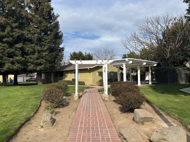 $190,000 | 2236 Peach Avenue, Unit 3, Clovis, CA 93612